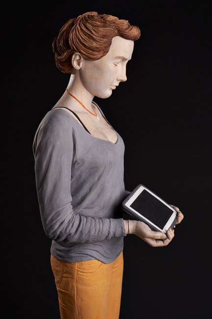 Girl with ipad(Col.France)
